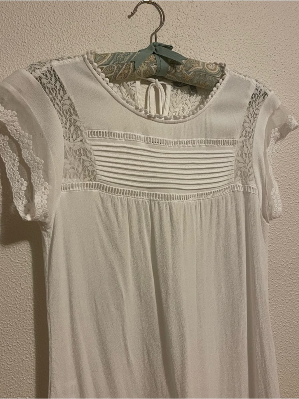 Daniel Rainn Cream Lace-Trim Cap Sleeve Blouse - Picture 4 of 9
